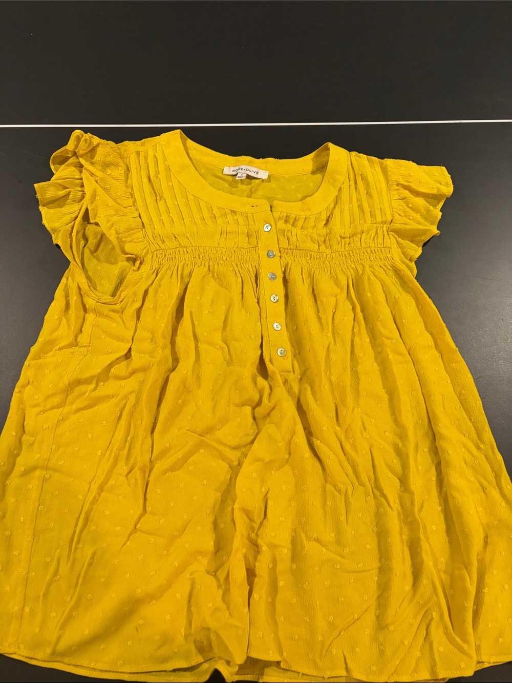 Rose and olive medium top